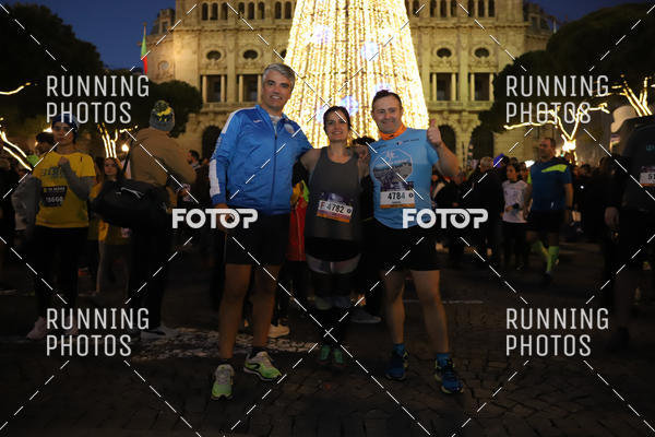Buy your photos of the eventS�o Silvestre Porto 2019 on Fotop