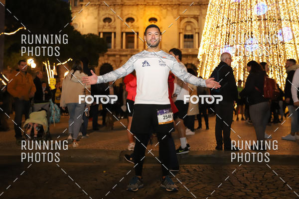 Buy your photos of the eventS�o Silvestre Porto 2019 on Fotop