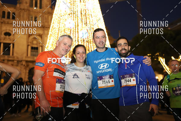 Buy your photos of the eventS�o Silvestre Porto 2019 on Fotop