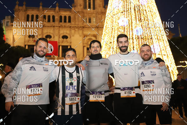 Buy your photos of the eventS�o Silvestre Porto 2019 on Fotop