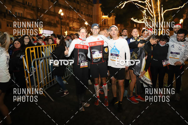 Buy your photos of the eventS�o Silvestre Porto 2019 on Fotop