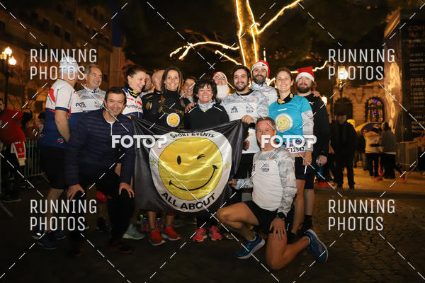 Buy your photos of the eventS�o Silvestre Porto 2019 on Fotop