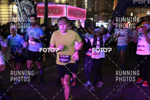 Buy your photos of the eventS�o Silvestre Porto 2019 on Fotop