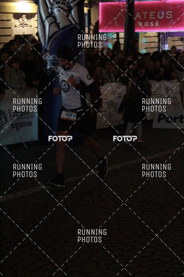 Buy your photos of the eventS�o Silvestre Porto 2019 on Fotop