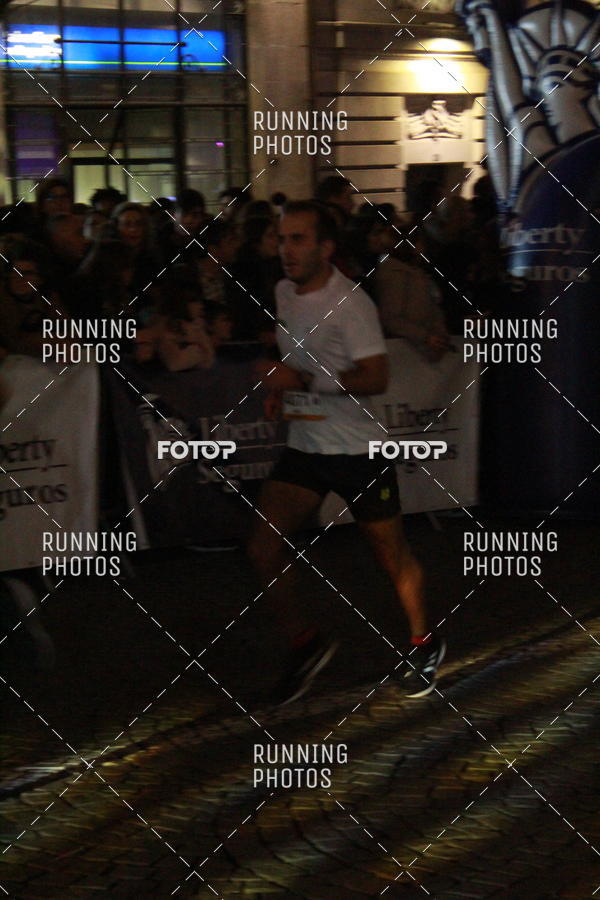 Buy your photos of the eventS�o Silvestre Porto 2019 on Fotop