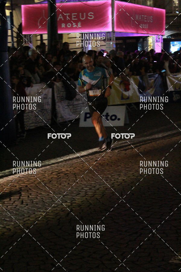 Buy your photos of the eventS�o Silvestre Porto 2019 on Fotop