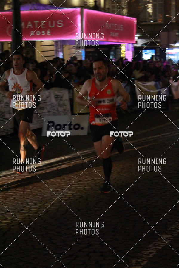 Buy your photos of the eventS�o Silvestre Porto 2019 on Fotop
