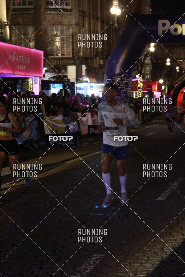 Buy your photos of the eventS�o Silvestre Porto 2019 on Fotop