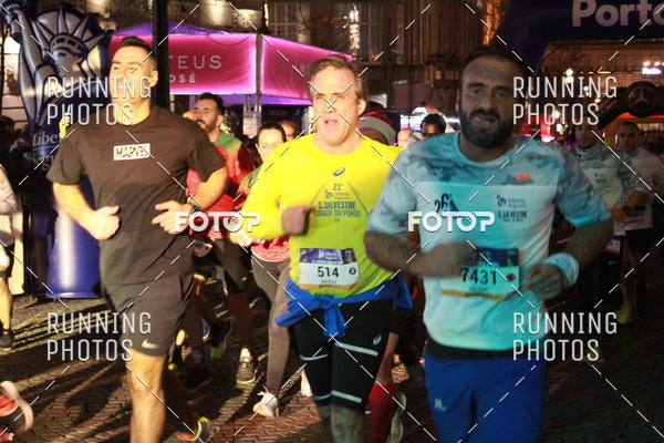 Buy your photos of the eventS�o Silvestre Porto 2019 on Fotop