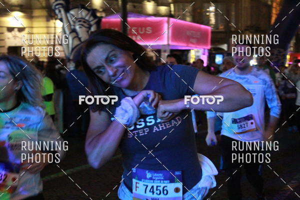 Buy your photos of the eventS�o Silvestre Porto 2019 on Fotop