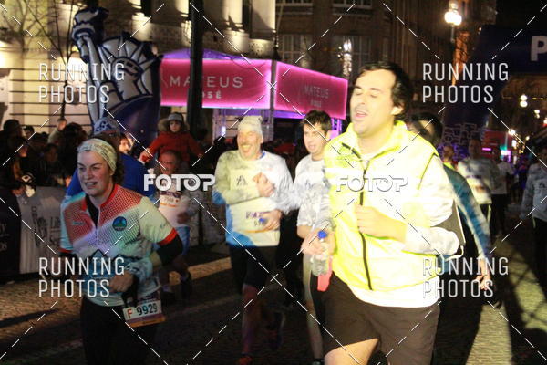 Buy your photos of the eventS�o Silvestre Porto 2019 on Fotop