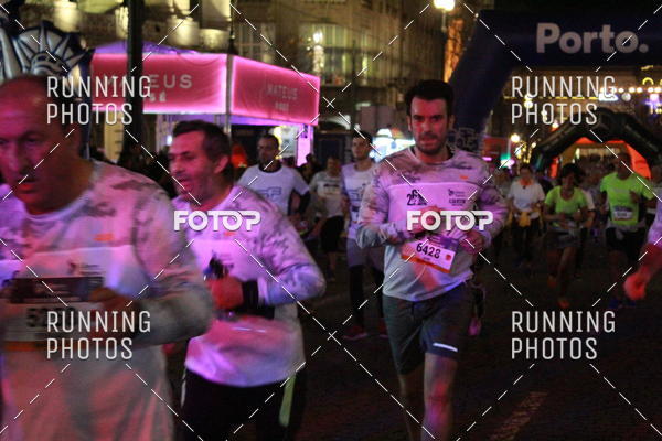 Buy your photos of the eventS�o Silvestre Porto 2019 on Fotop