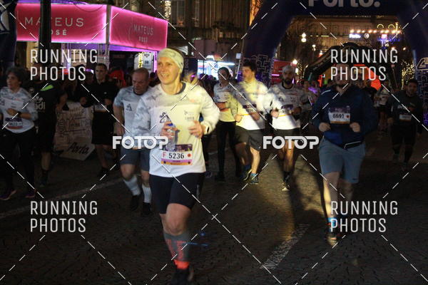 Buy your photos of the eventS�o Silvestre Porto 2019 on Fotop