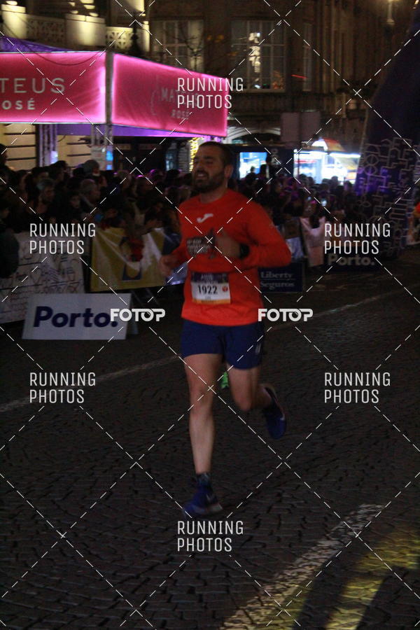 Buy your photos of the eventS�o Silvestre Porto 2019 on Fotop