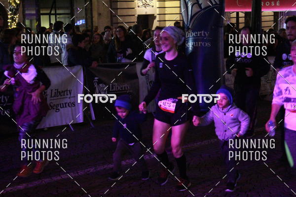 Buy your photos of the eventS�o Silvestre Porto 2019 on Fotop