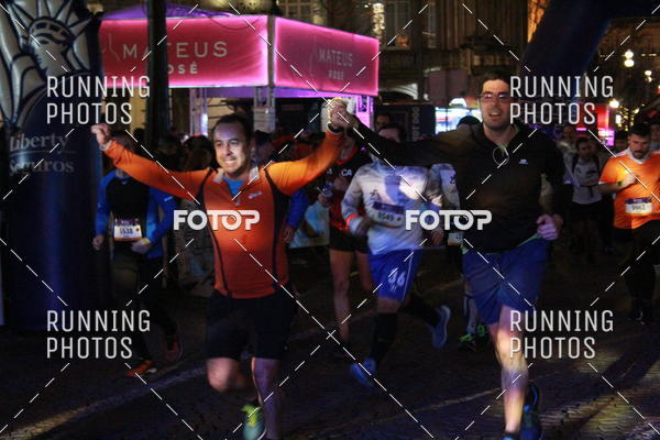 Buy your photos of the eventS�o Silvestre Porto 2019 on Fotop