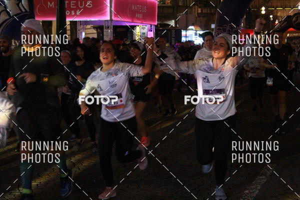 Buy your photos of the eventS�o Silvestre Porto 2019 on Fotop