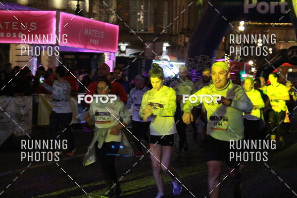 Buy your photos of the eventS�o Silvestre Porto 2019 on Fotop