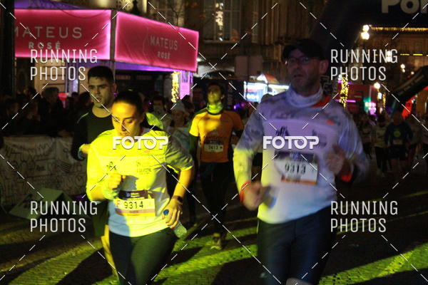 Buy your photos of the eventS�o Silvestre Porto 2019 on Fotop