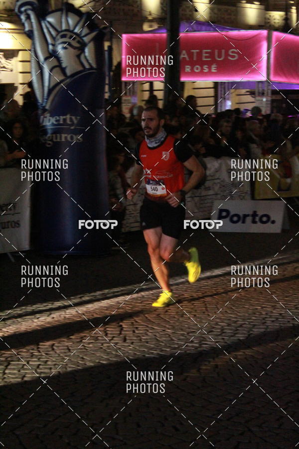 Buy your photos of the eventS�o Silvestre Porto 2019 on Fotop