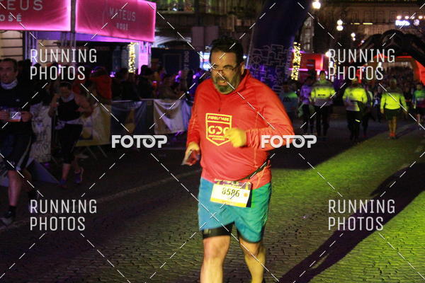 Buy your photos of the eventS�o Silvestre Porto 2019 on Fotop
