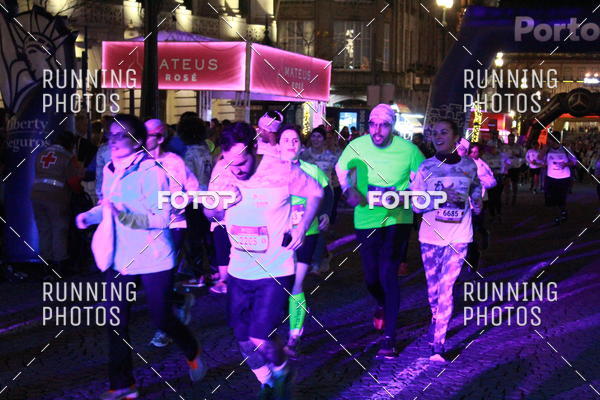 Buy your photos of the eventS�o Silvestre Porto 2019 on Fotop