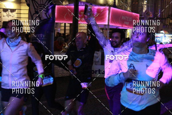 Buy your photos of the eventS�o Silvestre Porto 2019 on Fotop