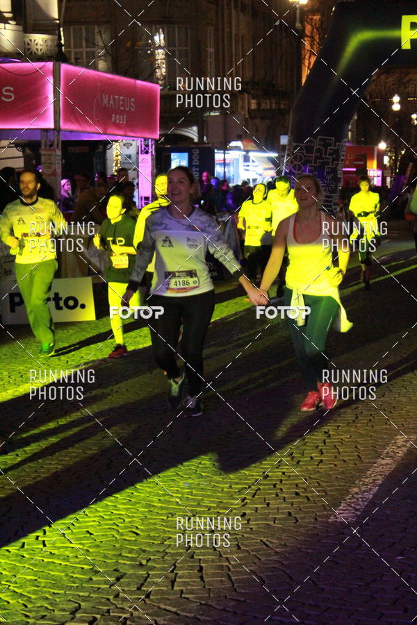 Buy your photos of the eventS�o Silvestre Porto 2019 on Fotop