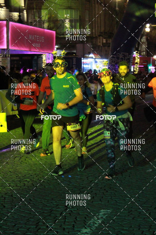 Buy your photos of the eventS�o Silvestre Porto 2019 on Fotop