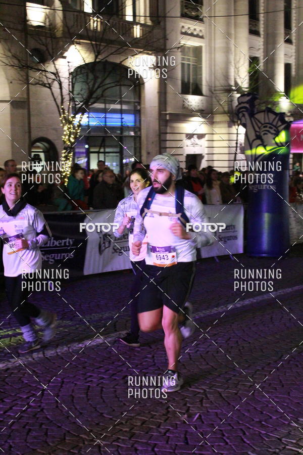 Buy your photos of the eventS�o Silvestre Porto 2019 on Fotop