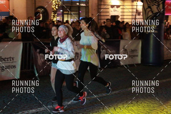Buy your photos of the eventS�o Silvestre Porto 2019 on Fotop