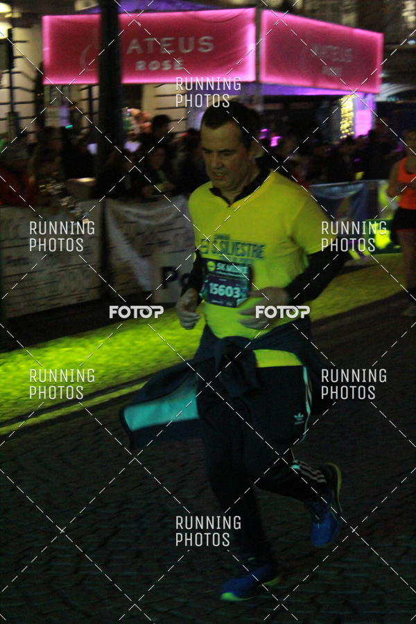 Buy your photos of the eventS�o Silvestre Porto 2019 on Fotop