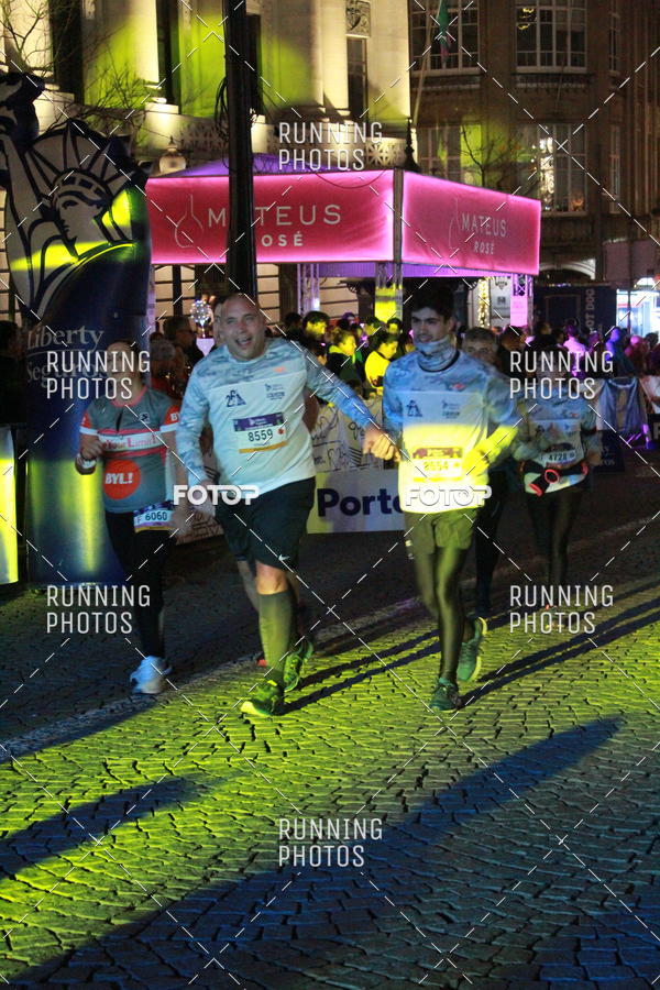 Buy your photos of the eventS�o Silvestre Porto 2019 on Fotop