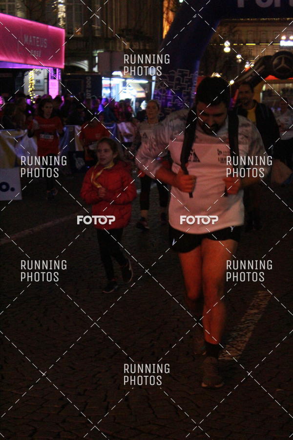 Buy your photos of the eventS�o Silvestre Porto 2019 on Fotop