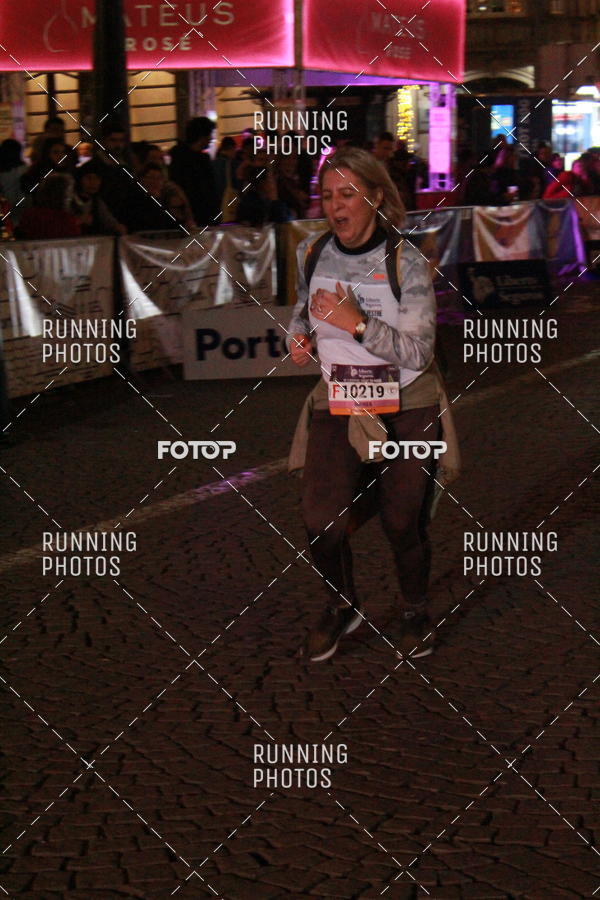 Buy your photos of the eventS�o Silvestre Porto 2019 on Fotop