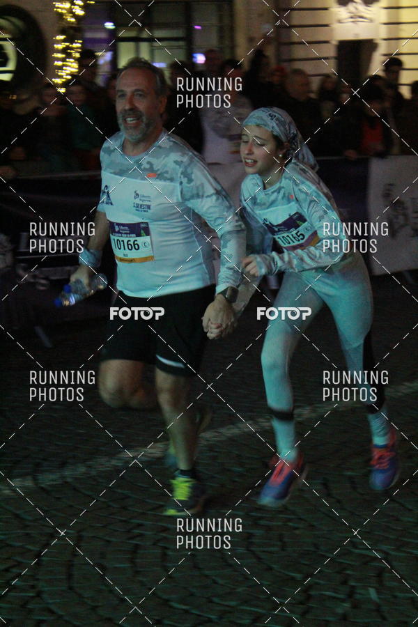 Buy your photos of the eventS�o Silvestre Porto 2019 on Fotop