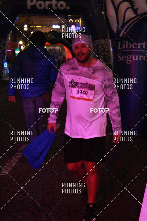 Buy your photos of the eventS�o Silvestre Porto 2019 on Fotop