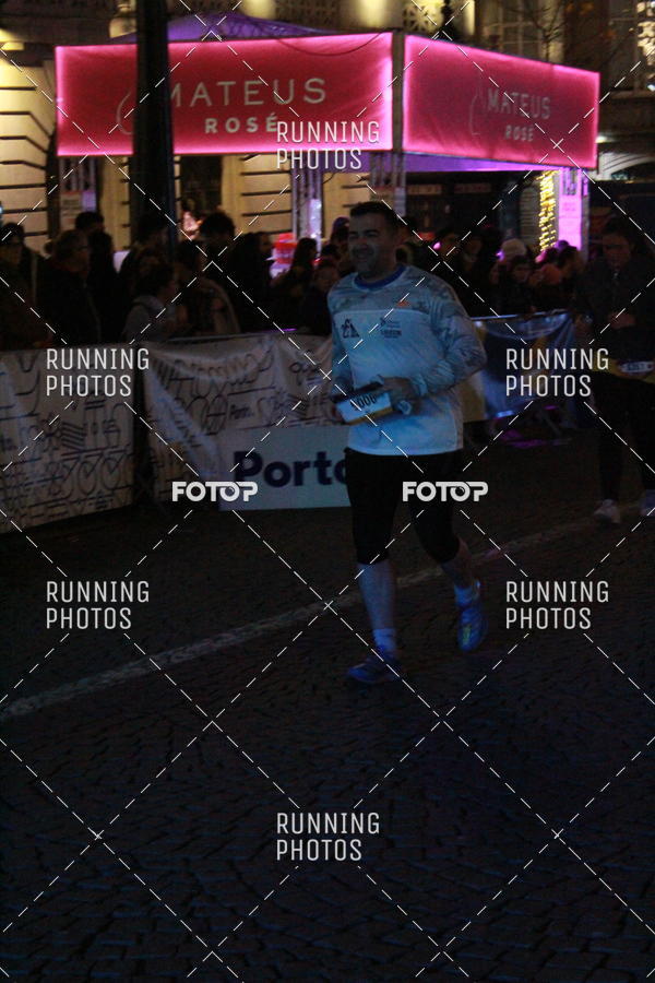 Buy your photos of the eventS�o Silvestre Porto 2019 on Fotop