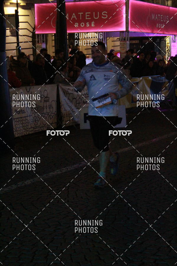 Buy your photos of the eventS�o Silvestre Porto 2019 on Fotop
