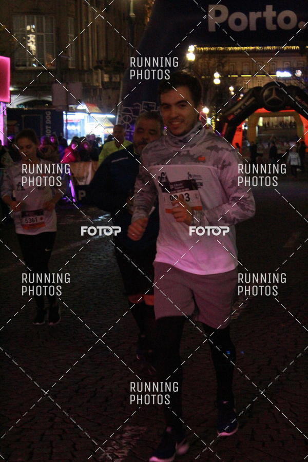 Buy your photos of the eventS�o Silvestre Porto 2019 on Fotop