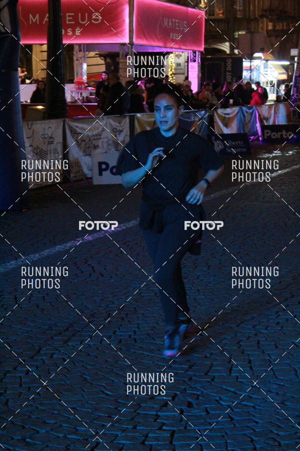 Buy your photos of the eventS�o Silvestre Porto 2019 on Fotop