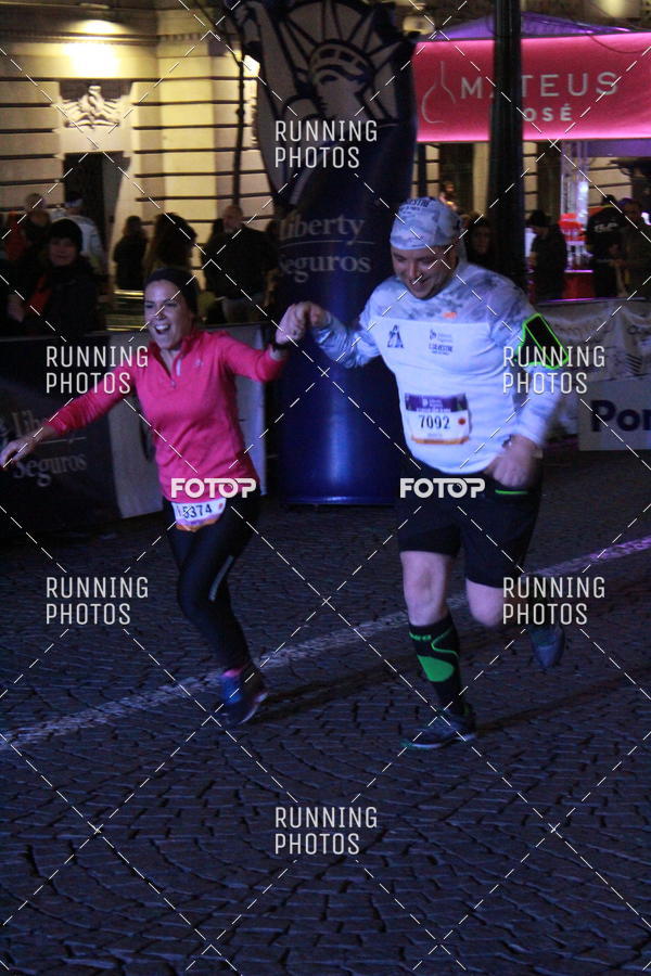 Buy your photos of the eventS�o Silvestre Porto 2019 on Fotop