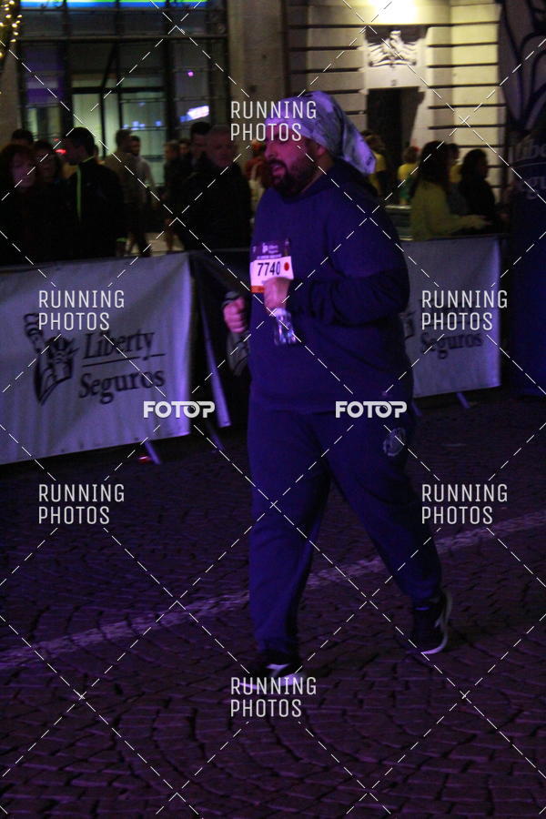 Buy your photos of the eventS�o Silvestre Porto 2019 on Fotop