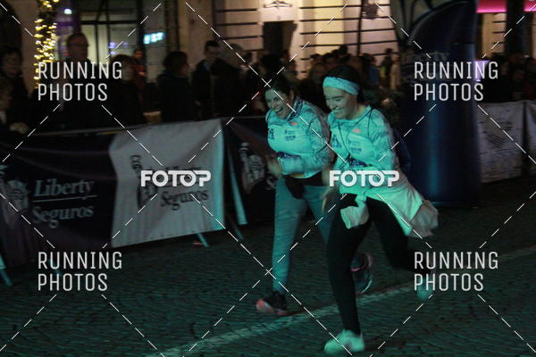 Buy your photos of the eventS�o Silvestre Porto 2019 on Fotop