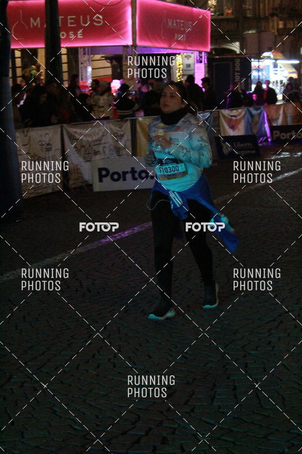 Buy your photos of the eventS�o Silvestre Porto 2019 on Fotop