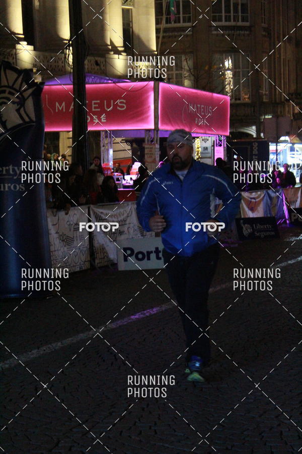 Buy your photos of the eventS�o Silvestre Porto 2019 on Fotop