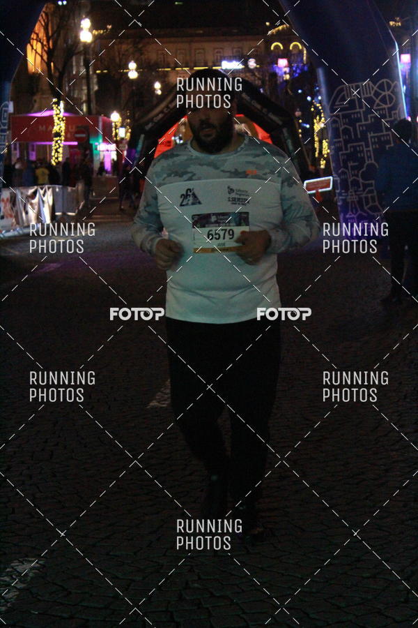 Buy your photos of the eventS�o Silvestre Porto 2019 on Fotop