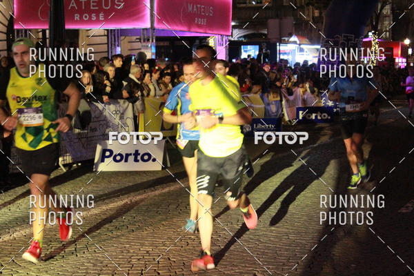 Buy your photos of the eventS�o Silvestre Porto 2019 on Fotop