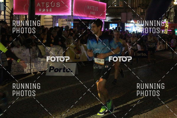 Buy your photos of the eventS�o Silvestre Porto 2019 on Fotop