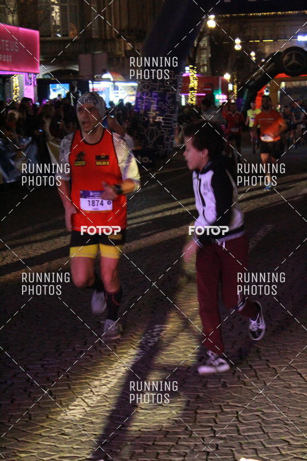 Buy your photos of the eventS�o Silvestre Porto 2019 on Fotop